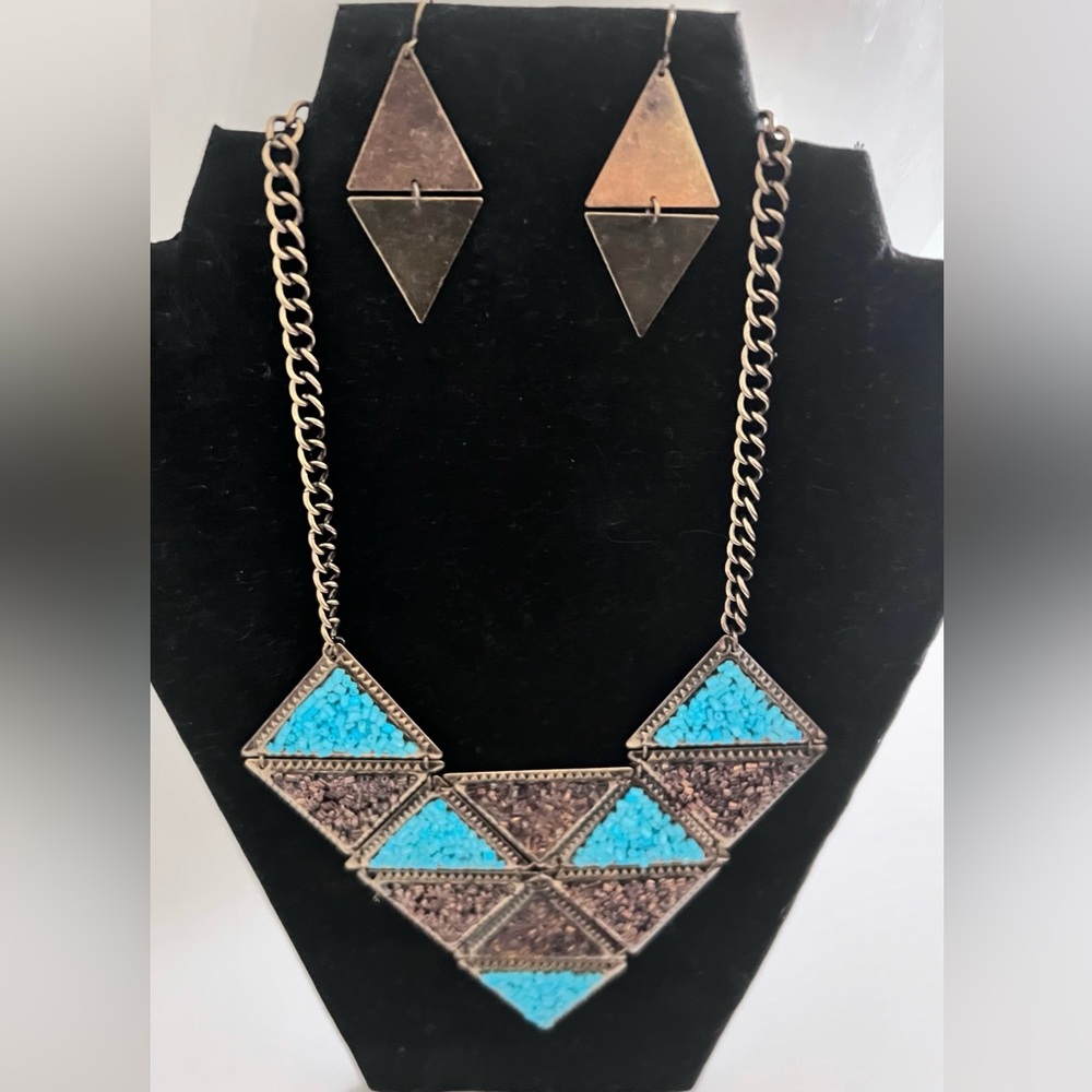 Geometric Turquoise and Bronze Tone Necklace Set